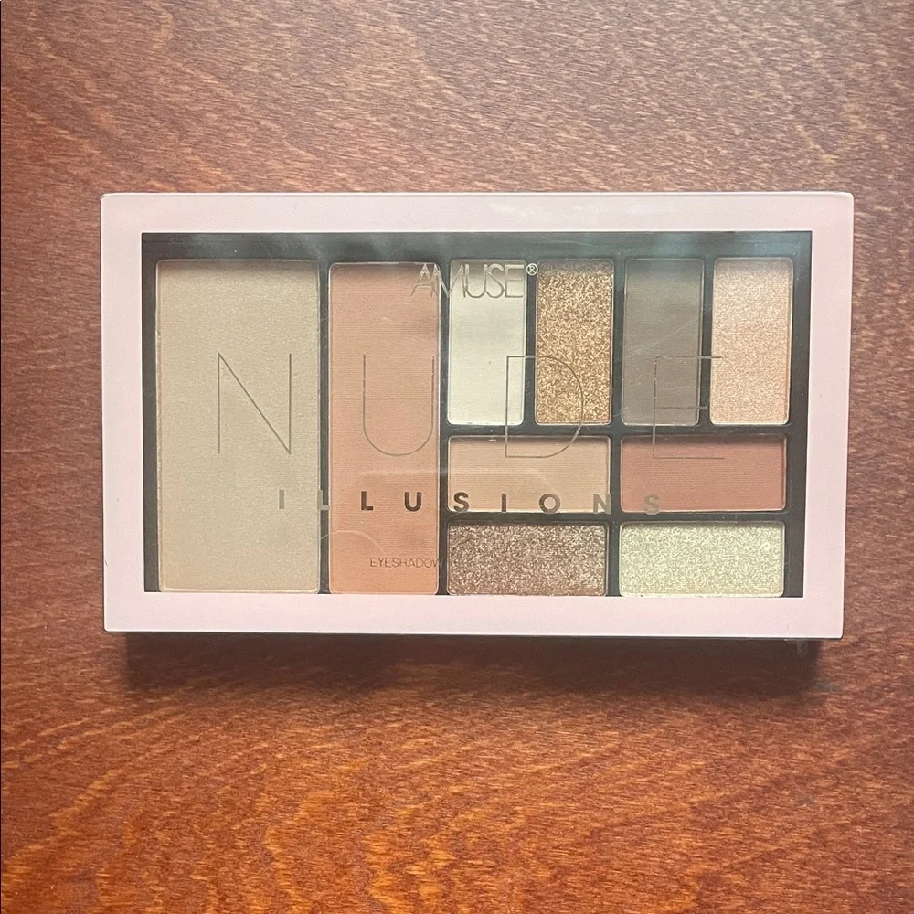 NUDE Illusions Eyeshadow Palette - Earthy Tones